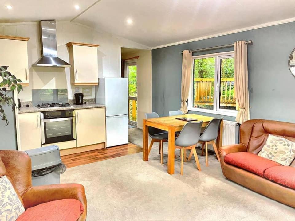 Woodland View -Hot Tub-Tenby-Carmarthen-세인트 클리어스 외부 사진