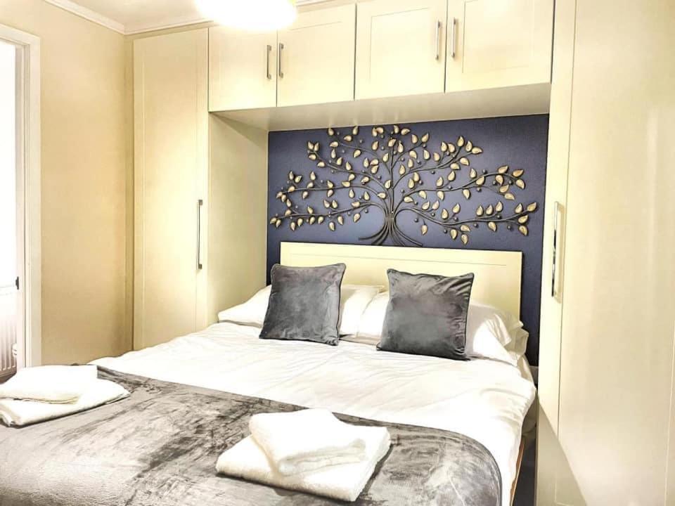 Woodland View -Hot Tub-Tenby-Carmarthen-세인트 클리어스 외부 사진