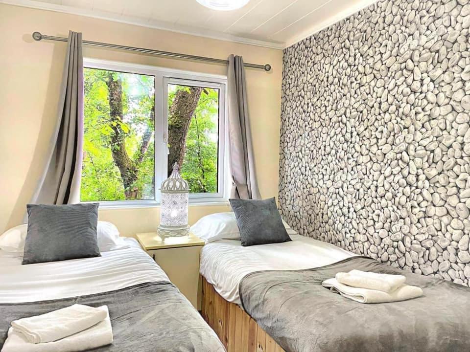 Woodland View -Hot Tub-Tenby-Carmarthen-세인트 클리어스 외부 사진